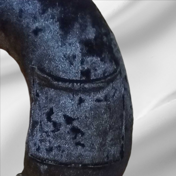 Cloudz Luxe Crushed Velvet Memory Foam Neck Pillow - Picture 4 of 5